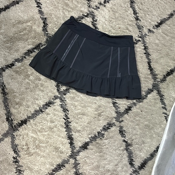 Athleta Take Off Skort - Picture 2 of 11